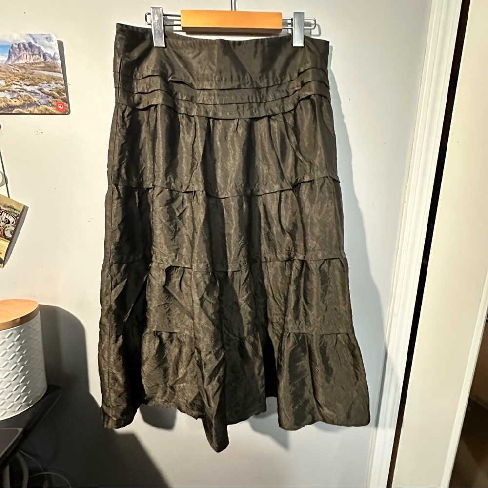 CLUB MONACO Dark Olive Green Flowy Skirt w/ Lining - Picture 2 of 10